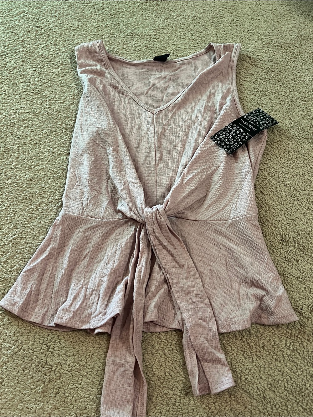 This&More Tie-Front Sleeveless Tank Top in Light Mauve size M NWT
